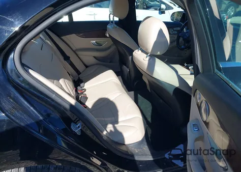 2015 Mercedes-Benz C 300 4Matic from USA, damaged, VIN 55SWF4KB0FU001334